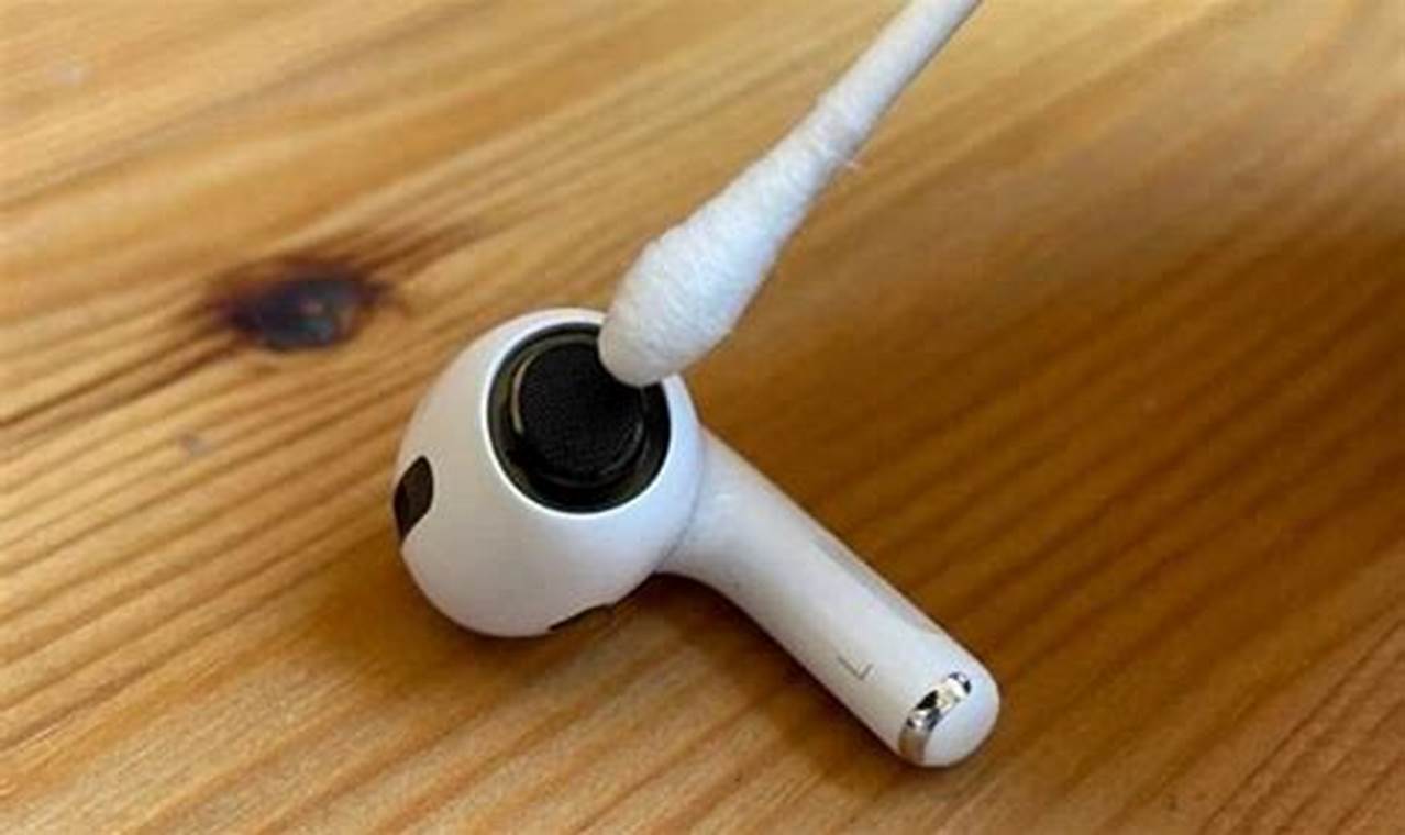 Fix: Why Does My AirPods Microphone Sound Muffled? [SOLVED]